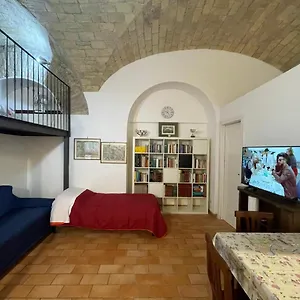 Royal House At The Center Rome
